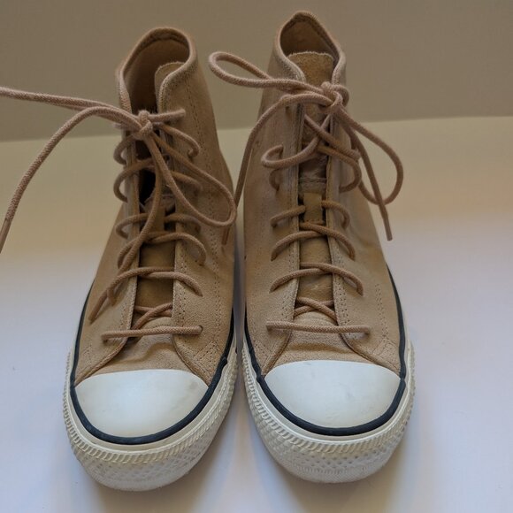 Great cond. Converse Chuck Taylor All Star Mono Suede high-tops tan Women size 7 - Picture 10 of 12